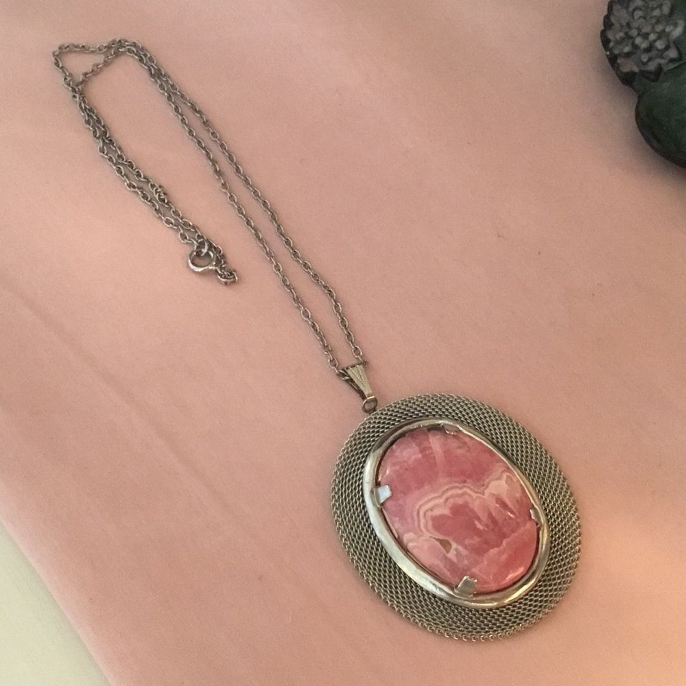 Gorgeous Large Rhodochrosite Cabachon Silvertone Pendant Necklace